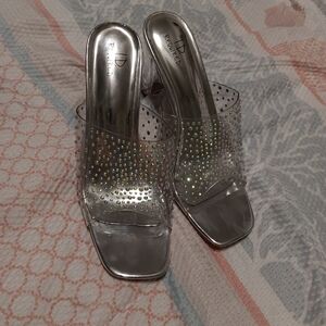 🪞Reflex Shimmering Silver Heels